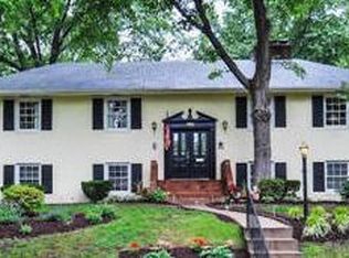 8819 Fircrest Pl, Alexandria, VA 22308