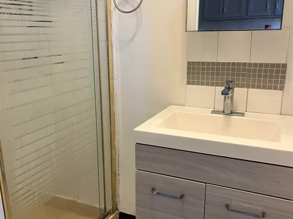 527 Willow Avenue image 8 of 9