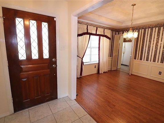 4th image of 2614 Meadowridge Dr