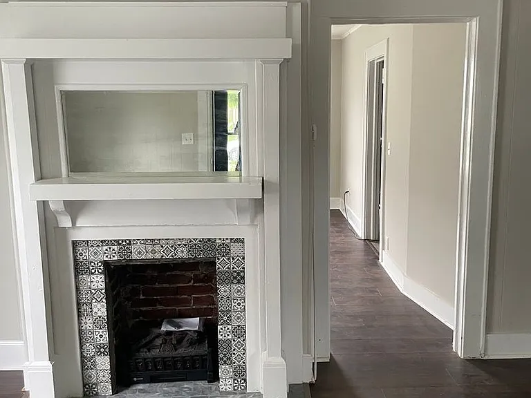 2318 Monroe Ave — Photo 2