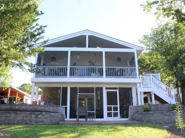 40 Johnson Rd, Pasadena, MD 21122