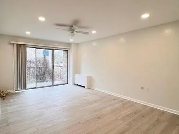 9250 Edwards Way APT 307-A, Hyattsville, MD 20783
