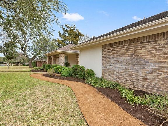 3rd image of 10030 Sandalwood Dr