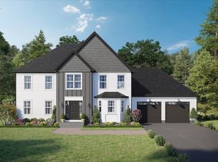 65 Yew St, Douglas, MA 01516