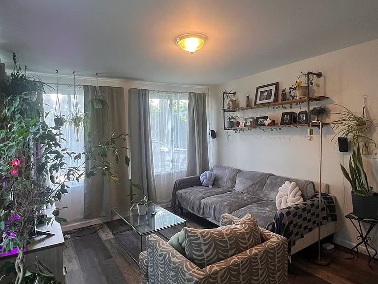 58 Bissell St #1 — Photo 2