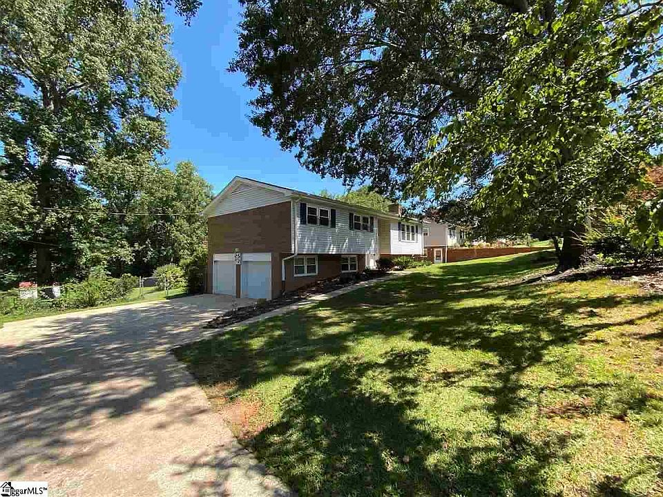 1st image of 117 Woodshire Dr