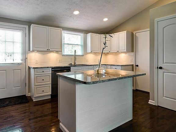 4th image of 1243 Elm Park Pl