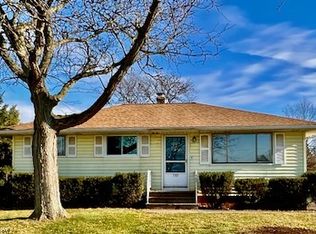 5305 Dartmouth Dr, Parma, OH