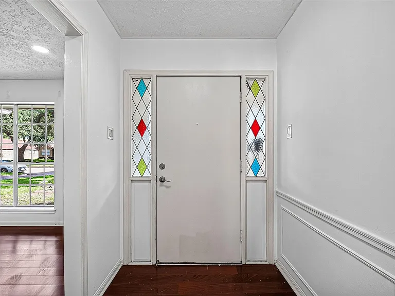 3910 Chile Dr — Photo 5