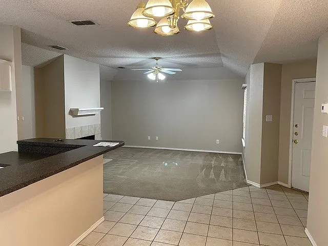 2 bed, 1250 sqft, $1,200 — Photo 3