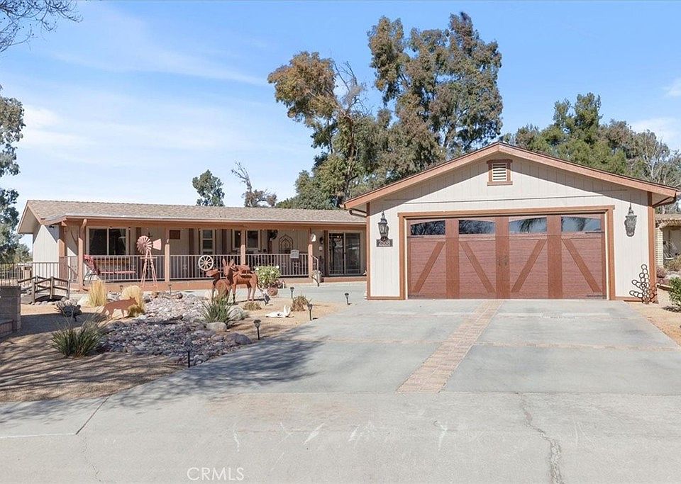 1st image of 2558 Blue Spruce Dr