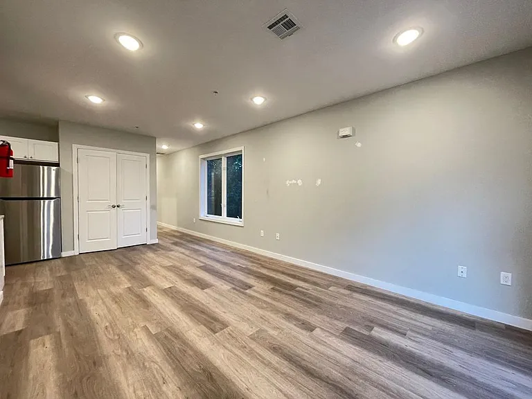 15 Arlington St #1 — Photo 13