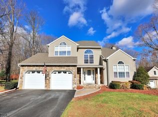 11 Jessica Ct, Lake Hopatcong, NJ 07849