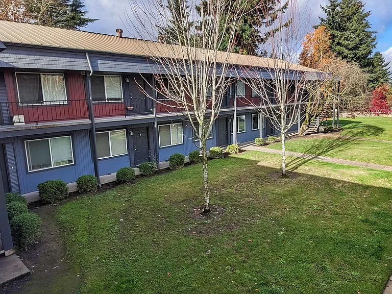 Cully Park Apartments — Photo 3