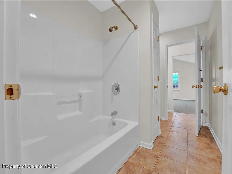 1404 Verne Close — Photo 23