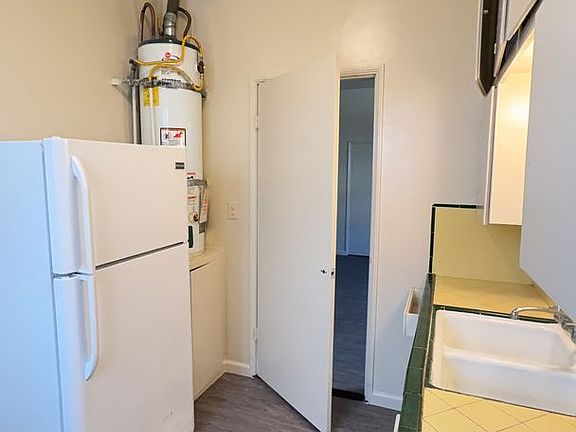 2nd image of 402 Date St #3