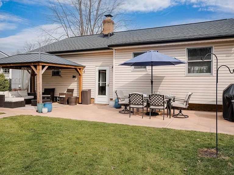 30817 Schwartz Rd — Photo 2