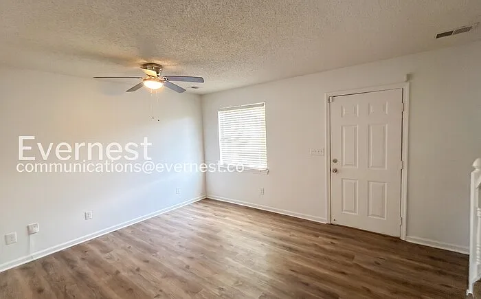 2163 Cheshire Dr — Photo 6