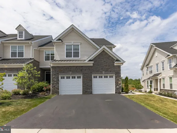 208 Lesly Ct, Conshohocken, PA 19428