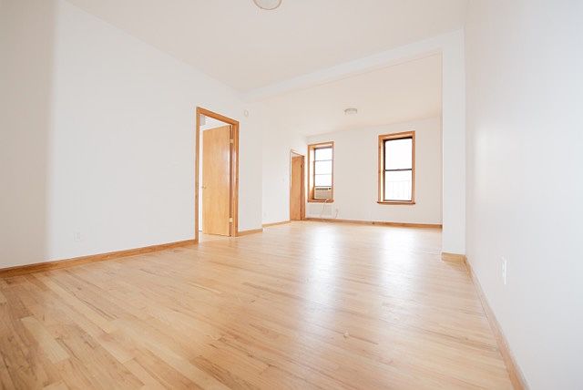 1st image of 78 Bank St APT 21
