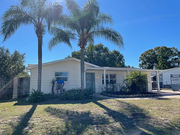 3rd image of 3463 Pinehurst Dr