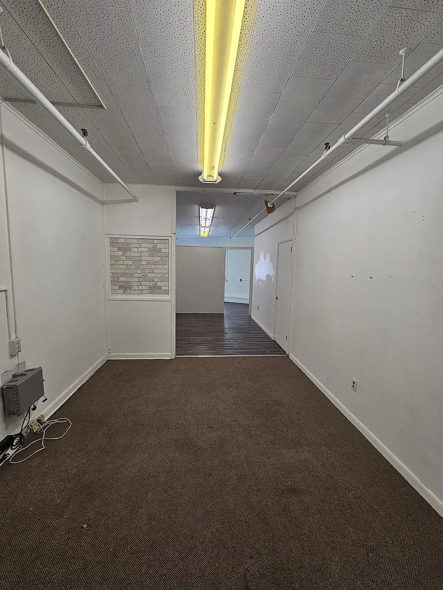 Building Photo - 44 Raymond Ave #215