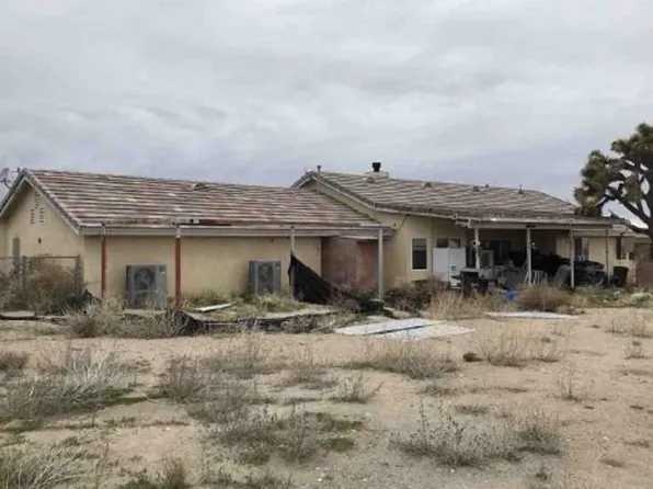 11975 Riggins Rd, Phelan, CA 92371