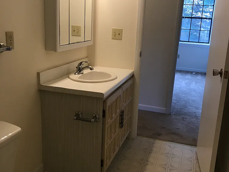 8 Cardinal Dr — Photo 6