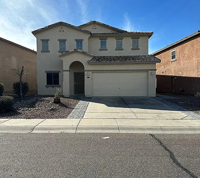 3761 W Wayne Ln — Photo 1