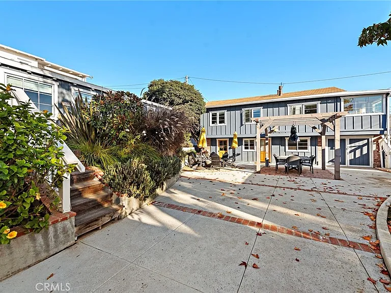 233 Cajon St — Photo 16