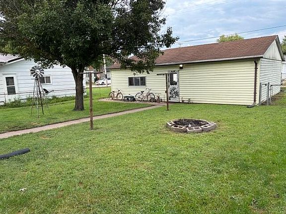 2nd image of 1606 Indiana St