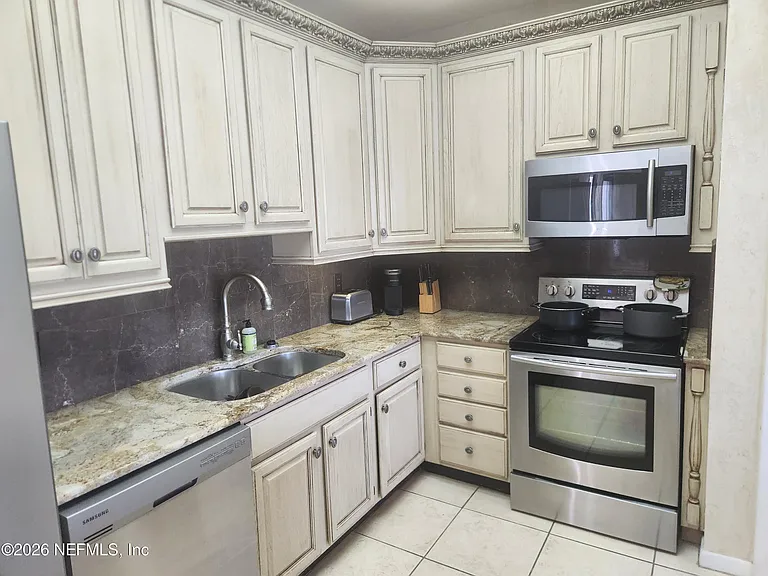 2 Cove Rd — Photo 22