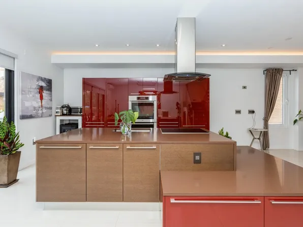 96 Columbia Terrace image 8 of 40