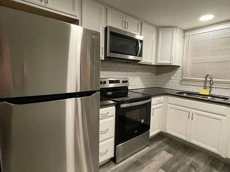 108 Clinton St #2 — Photo 9