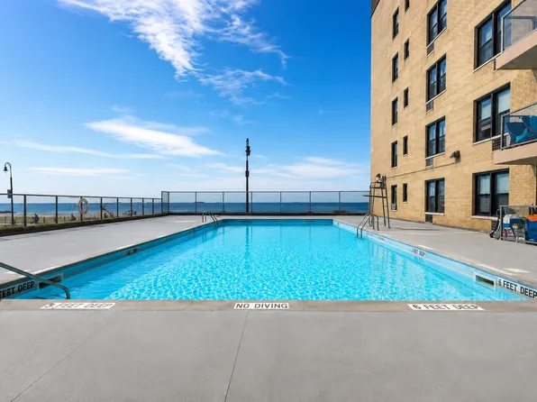 (undisclosed Address), Long Beach, NY 11561