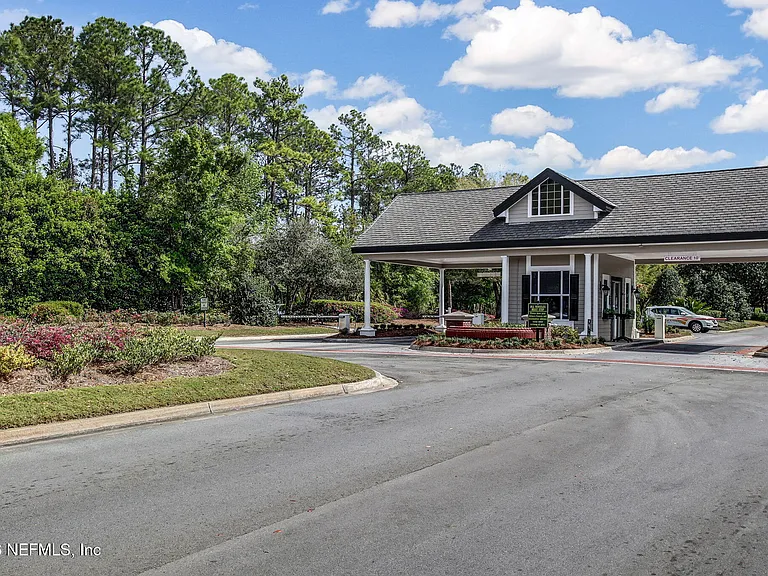 8342 Amherst Hills Ln — Photo 40
