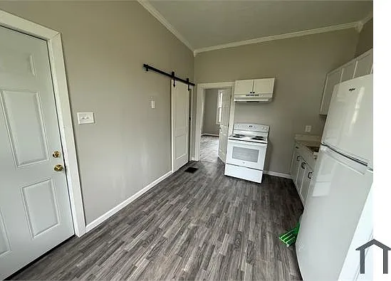 329 Taylor Ave — Photo 4