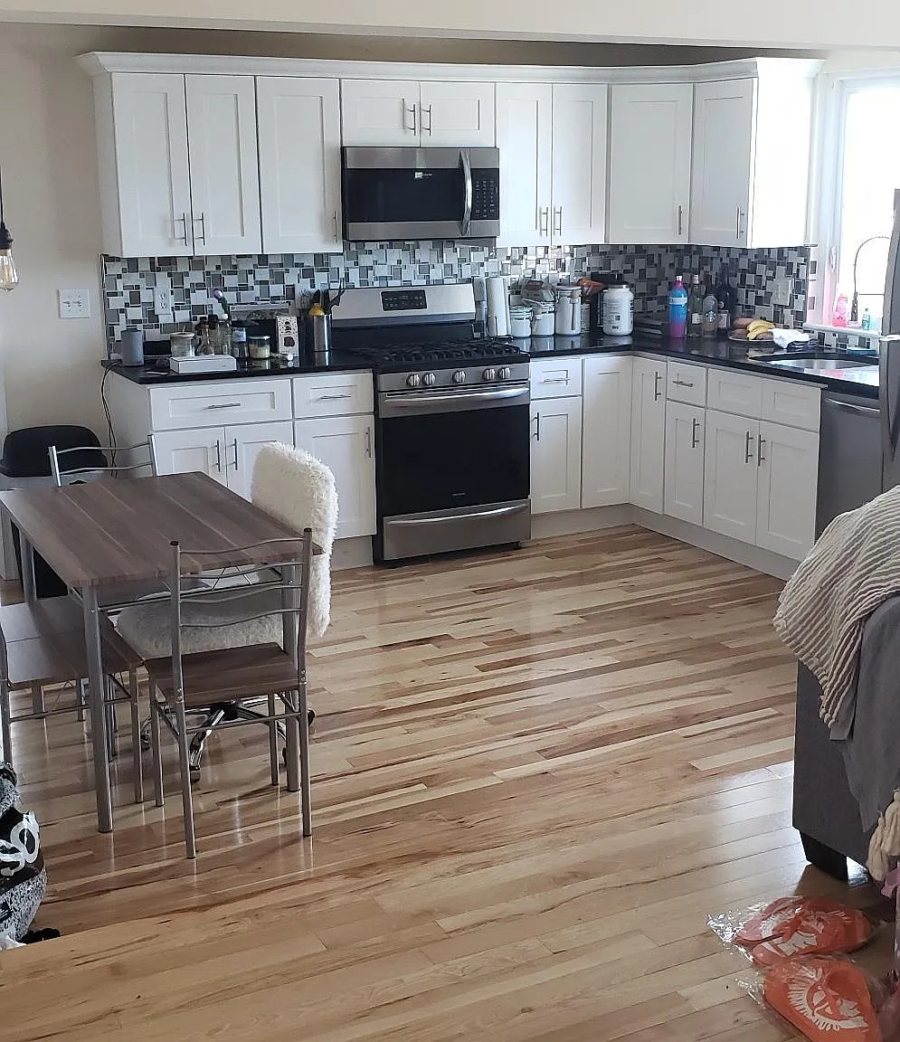 422 Seville St — Photo 2
