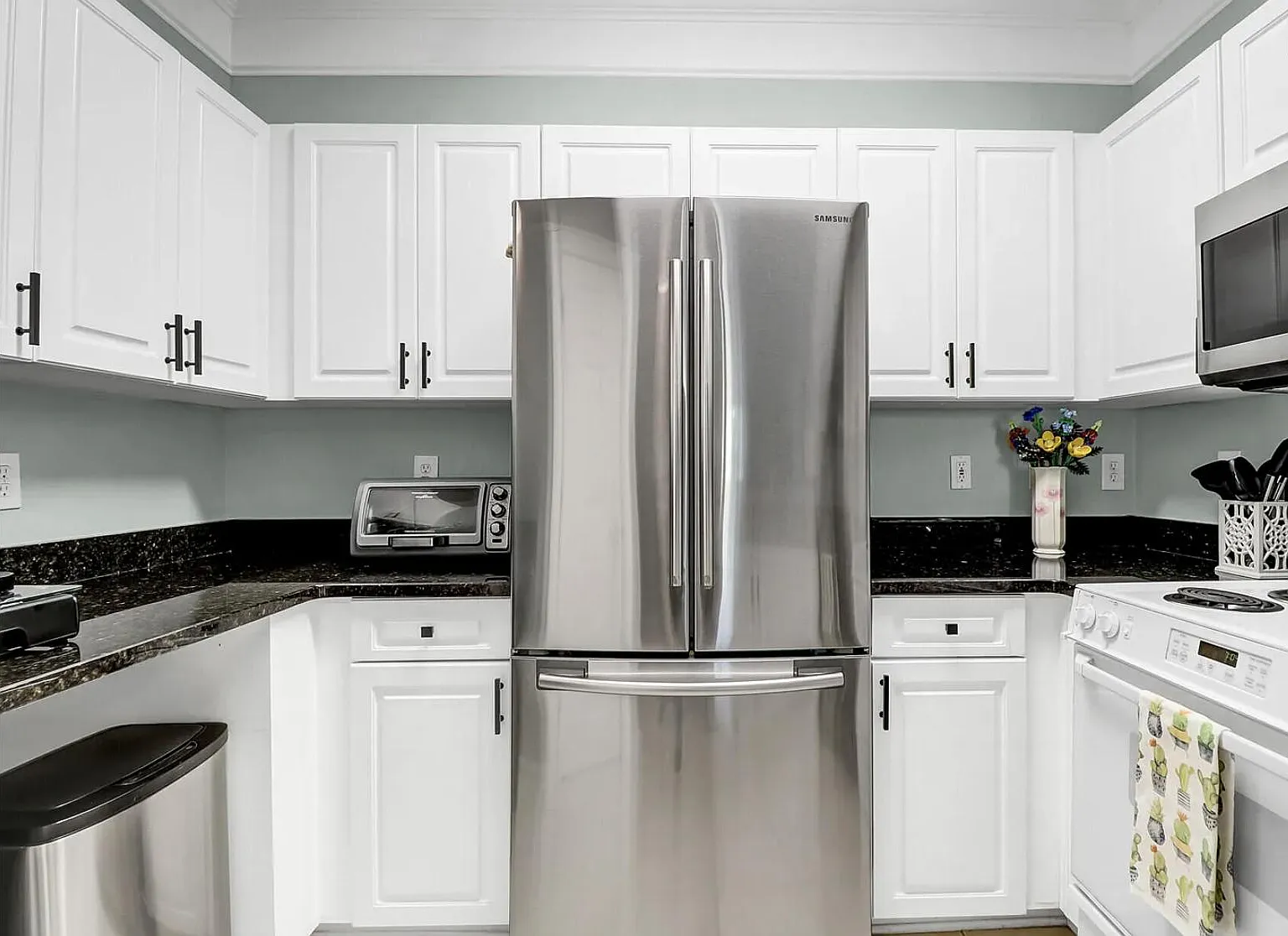 2 bed, 1120 sqft, $3,100 — Photo 3