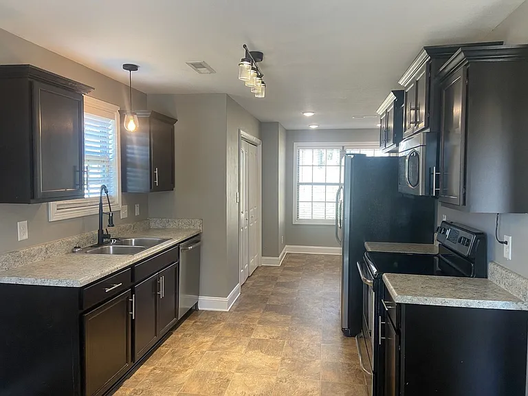 737 Inver Ln — Photo 30