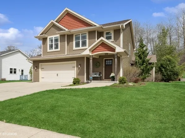 683 N Joshua Ln, Lake Geneva, WI 53147