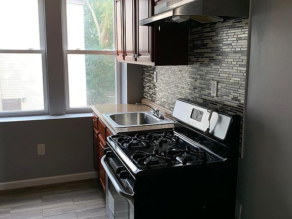 3rd image of 760 Stuyvesant Ave