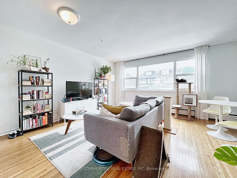 Toronto House for rent - 2 Bedrooms — photo 2