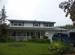 17W444 Earl Ct, Darien, IL