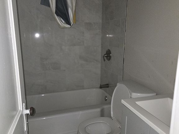 5th image of 4921 Brookwood Rd Unit 1