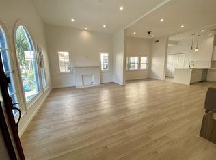 400 N Gardner St #404, Los Angeles, CA 90036