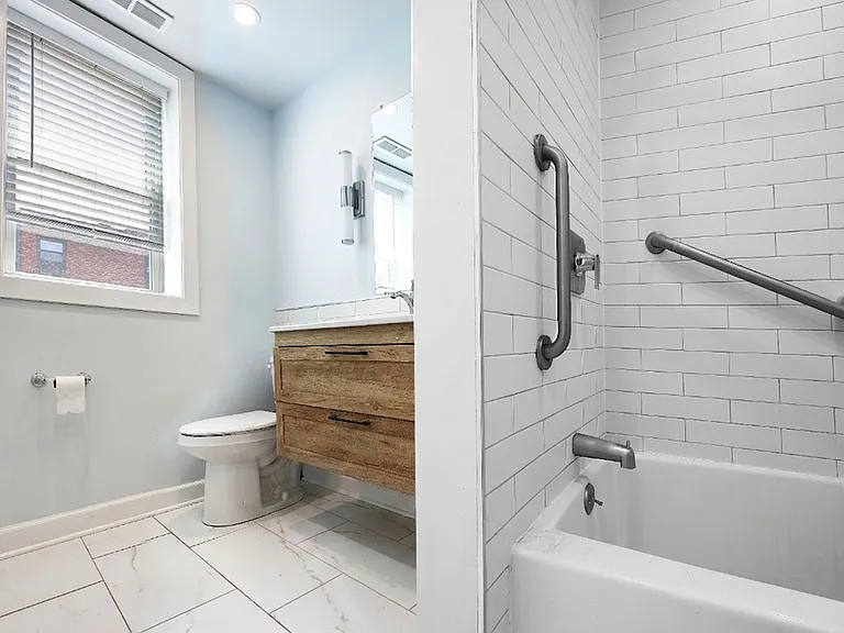 Spacious bathroom, very