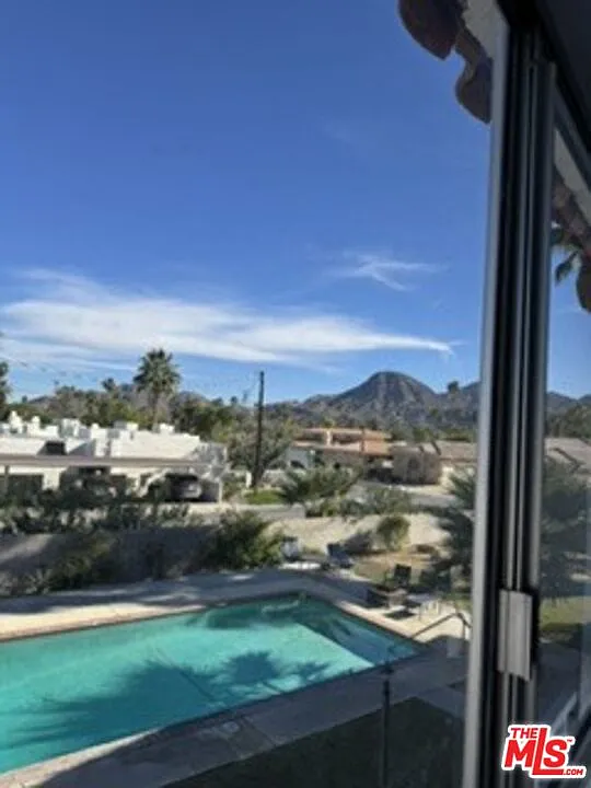 2 bed, 2.0 bath, 1250 sqft, $1,800 — Photo 2
