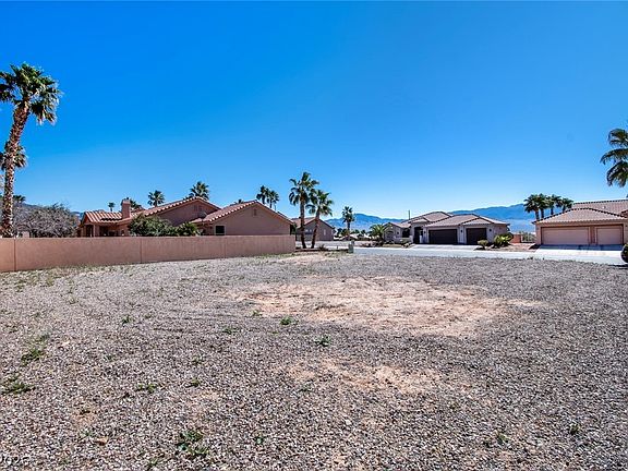 4th image of 663 Mountain View Dr