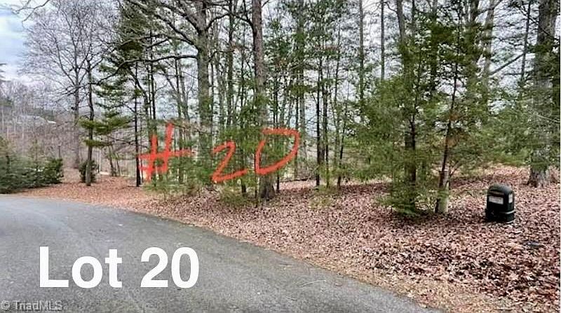 1st image of 20 Woods Haven Ln
